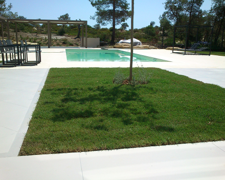 TerraCottem Turf sur l’Ile de Diaporos, Grèce.