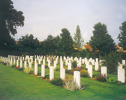 TerraCottem Universal en parterres, Cementerio Commonwealth, Cambridge, Reino Unido.