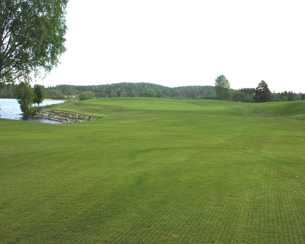 Technologie půdního kondicioneru TerraCottem, Kytäyä Golf, Hyvinkaa, Finsko.